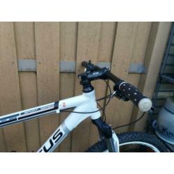 Instap mountainbike Focus, maat M