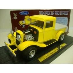Ford 1934 Pro Street pick-up geel Road Tough 1:18 KRD