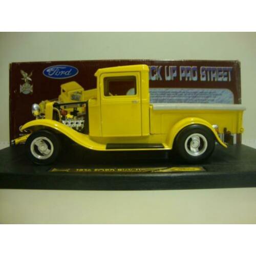 Ford 1934 Pro Street pick-up geel Road Tough 1:18 KRD