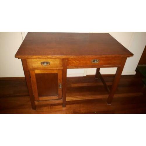Prachtig antiek eikenhouten bureau en stoel