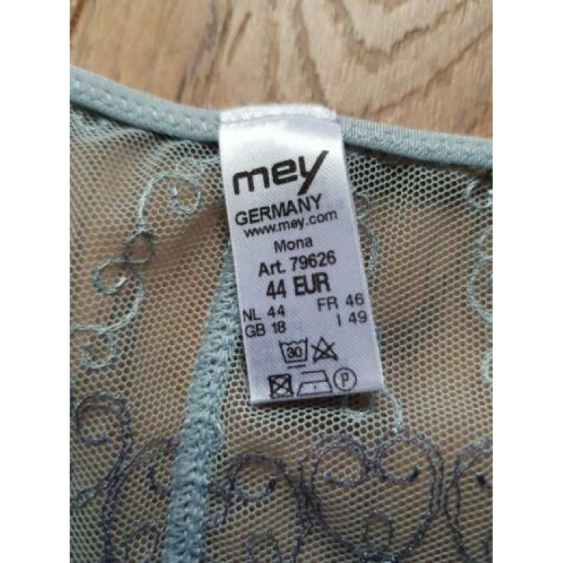 Mey slip blauw ,maat 44,art nummer 79803, gladde voorzijde e