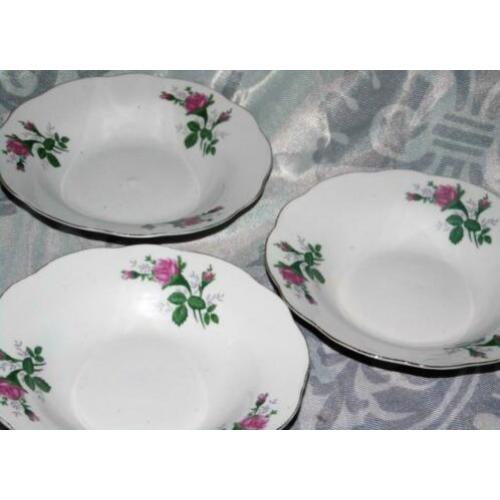 3 Brocante schaaltjes kommen roosjes made in China (1163)
