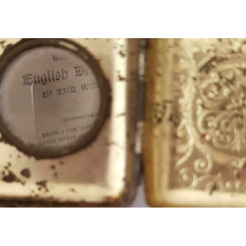Bryce's smallest dictionary of the world. In medaillon.