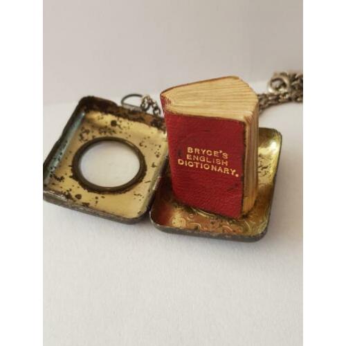 Bryce's smallest dictionary of the world. In medaillon.
