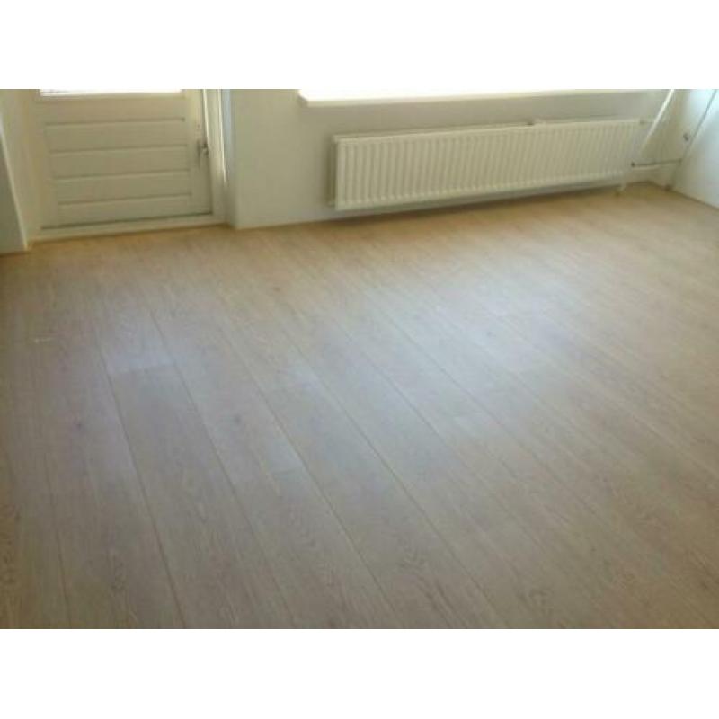 vloeren laminaatlegger pvc laminaat leggen legger vloer