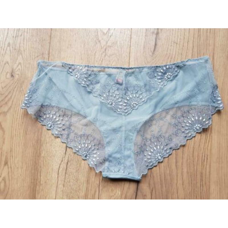 Mey slip blauw ,maat 44,art nummer 79803, gladde voorzijde e