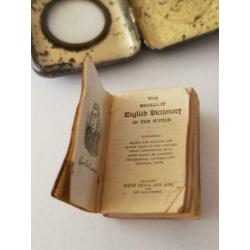 Bryce's smallest dictionary of the world. In medaillon.