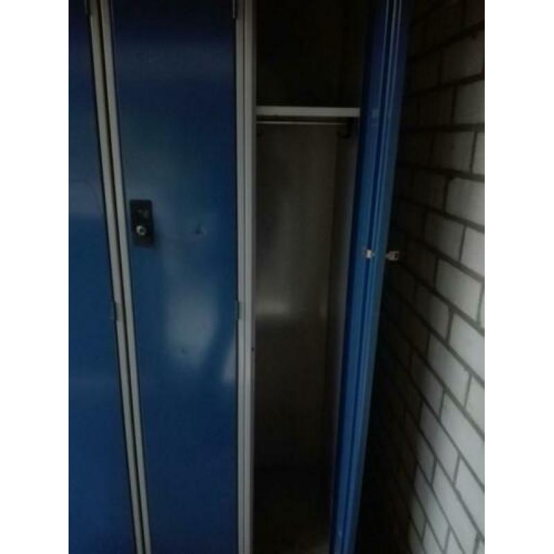 locker kast / garage kast / kleding kast / kasten