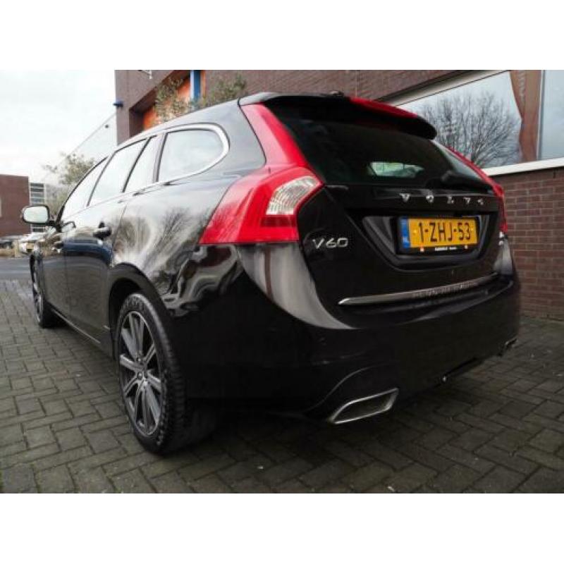 Volvo V60 2.4 D6 AWD Plug-In Hybrid Summum € 13.940,00