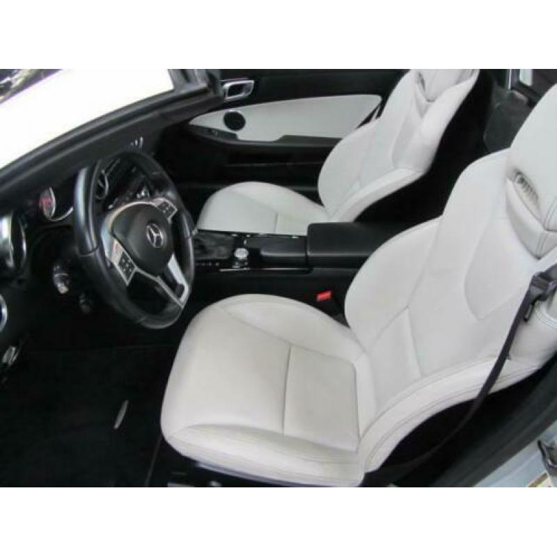 Mercedes SLK 350 AMG ALLE DENKBARE LUXE OPTIES.