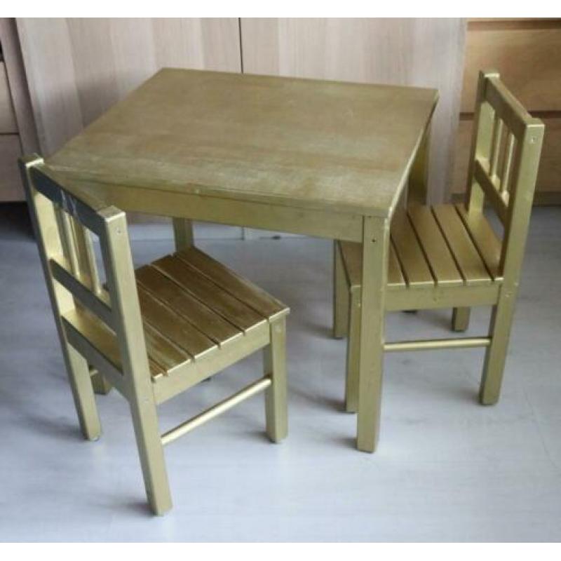 Houten kindertafel met twee stoeltjes - Ikea MOET WEG!!