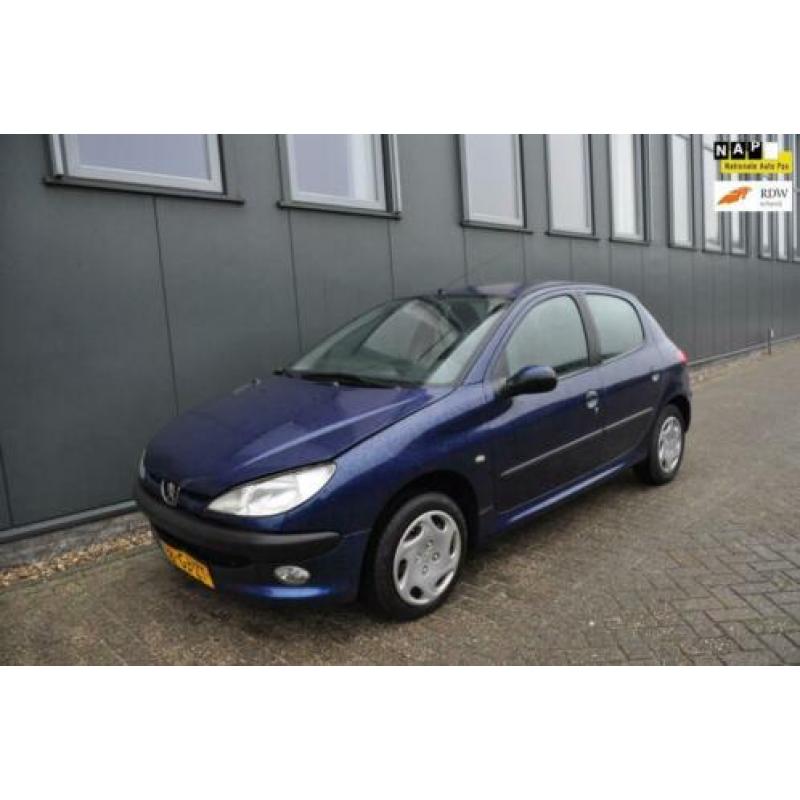 Peugeot 206 1.4 Gentry NIEUWE APK AIRCO NAP TREKHAAK