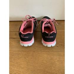 Skechers schoenen maat 35 meisje zwart roze