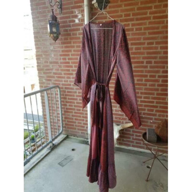 Kimono, kimonojurk, deels zijde. NIEUW