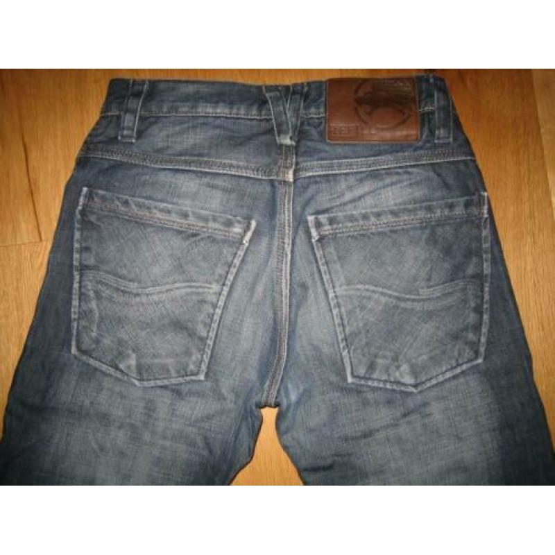 Refill jeans maat W28 valt klein meer W27 voor 6,50!!