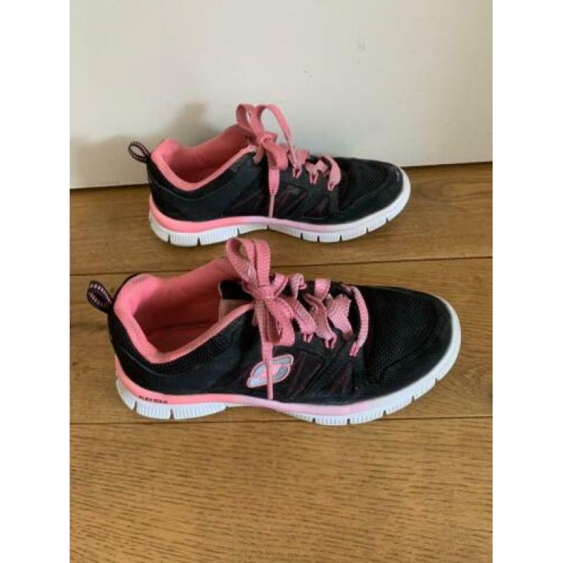 Skechers schoenen maat 35 meisje zwart roze