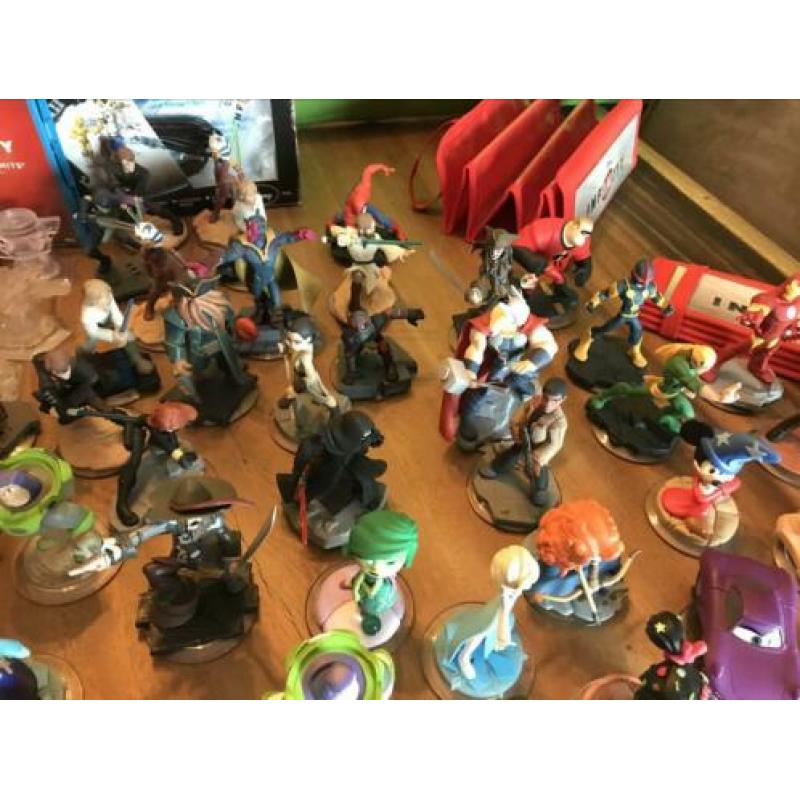 Disney infinity poppetjes werelden disk ps4 en Wii U