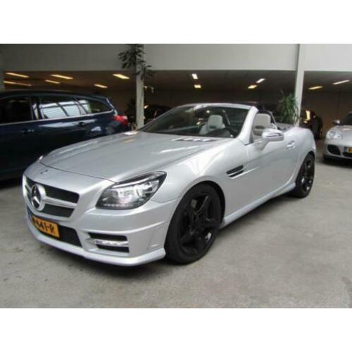 Mercedes SLK 350 AMG ALLE DENKBARE LUXE OPTIES.