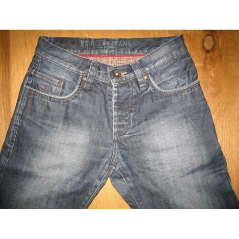 Refill jeans maat W28 valt klein meer W27 voor 6,50!!