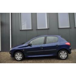 Peugeot 206 1.4 Gentry NIEUWE APK AIRCO NAP TREKHAAK