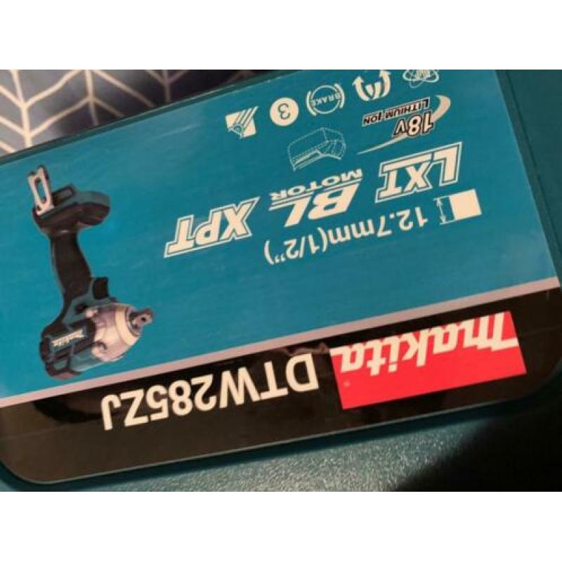 NIEUWE makita