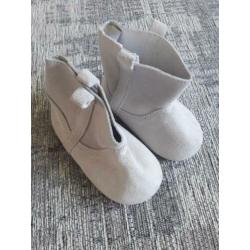 Baby GAP maat 6 tot 12 mnd nog Nieuw!
