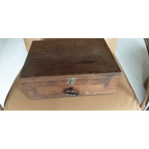 Oud Franse eiken houten kistje 37 bij 27 cm