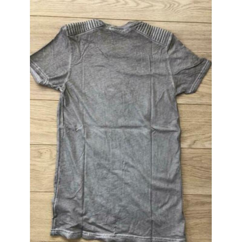 Pure white t-shirt maar S, stonegrey helemaal nieuw!