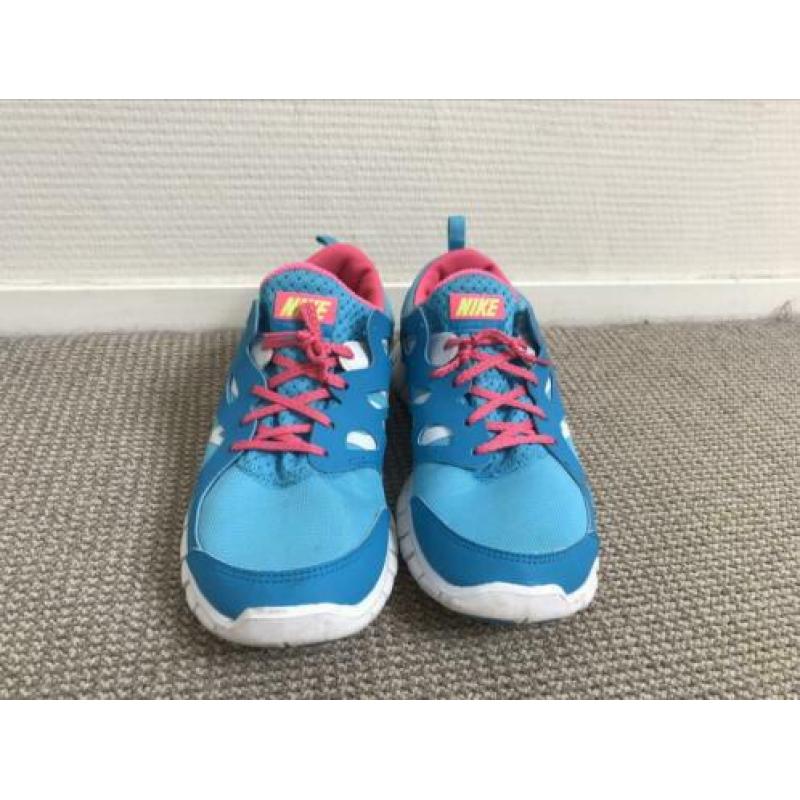 Blauwe Nike schoenen maat 38