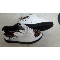 NIeuW! Witte Osiris sneakers met luipaardprint 45