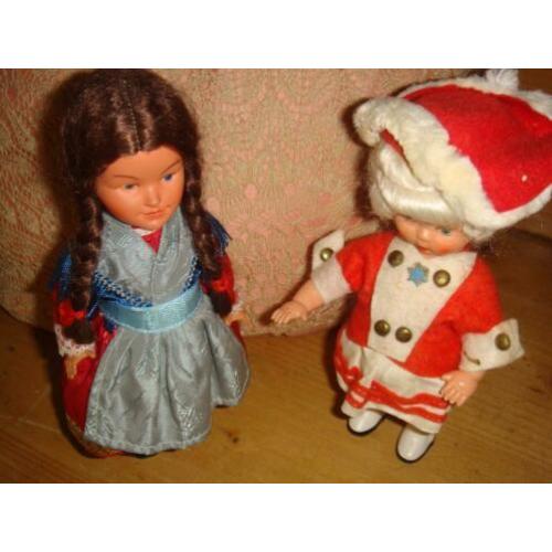 Twee danspopjes uit 1940/50