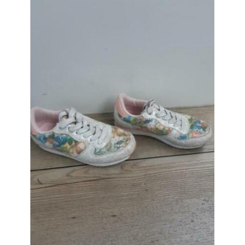 Super gave meisjes sneakers maat 31 ( nieuwstaat)