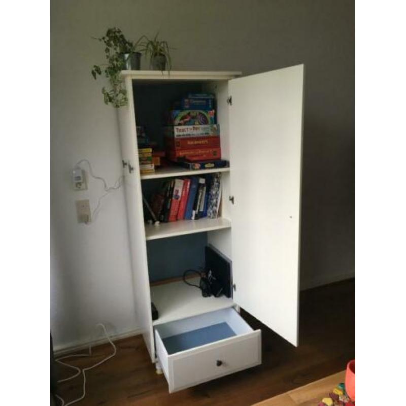 Stevige witte kast