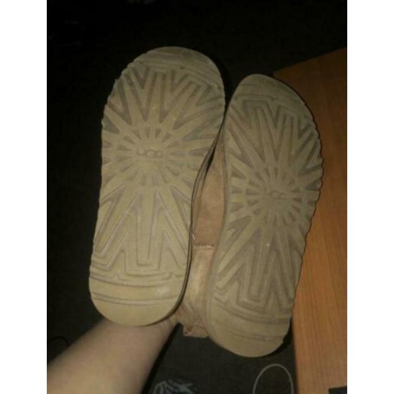 Zgan Uggs maat 39
