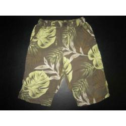 Super gave blader print H&M short maat 122.