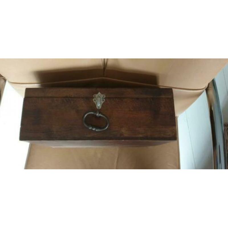 Oud Franse eiken houten kistje 37 bij 27 cm