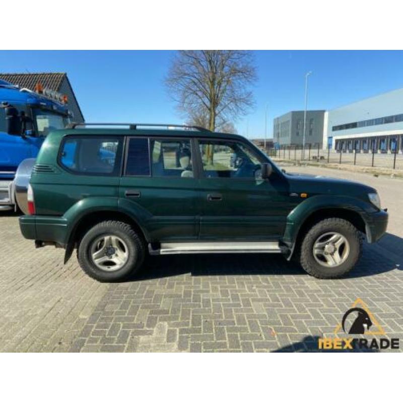 Toyota LAND CRUISER LANDCRUISER 90 3.0 D4-D AUT 5D SRW Airco