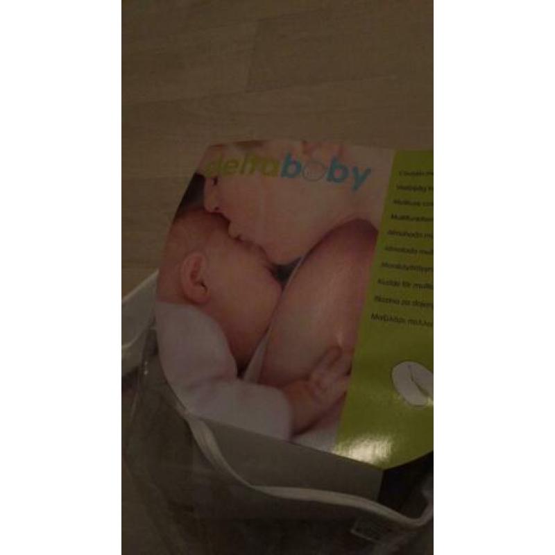 Voedingskussen van deltababy