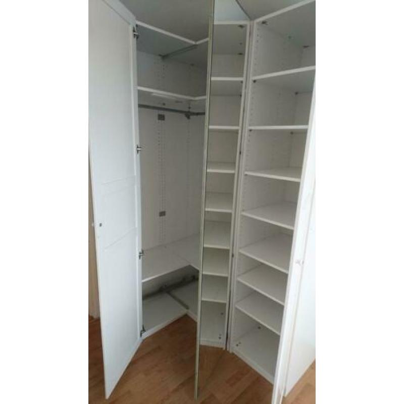 Ikea pax kledingkast met hoekelement en spiegeldeur