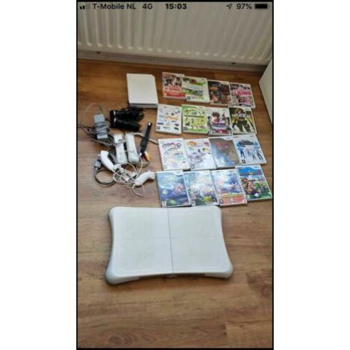 WII complete set + 17 games