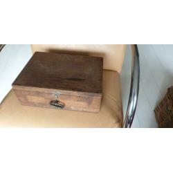 Oud Franse eiken houten kistje 37 bij 27 cm