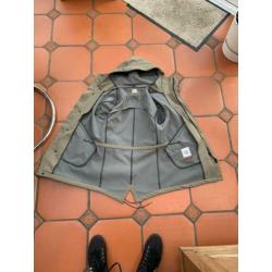 Cp company shoftshell parka valt als een kleine M grote S