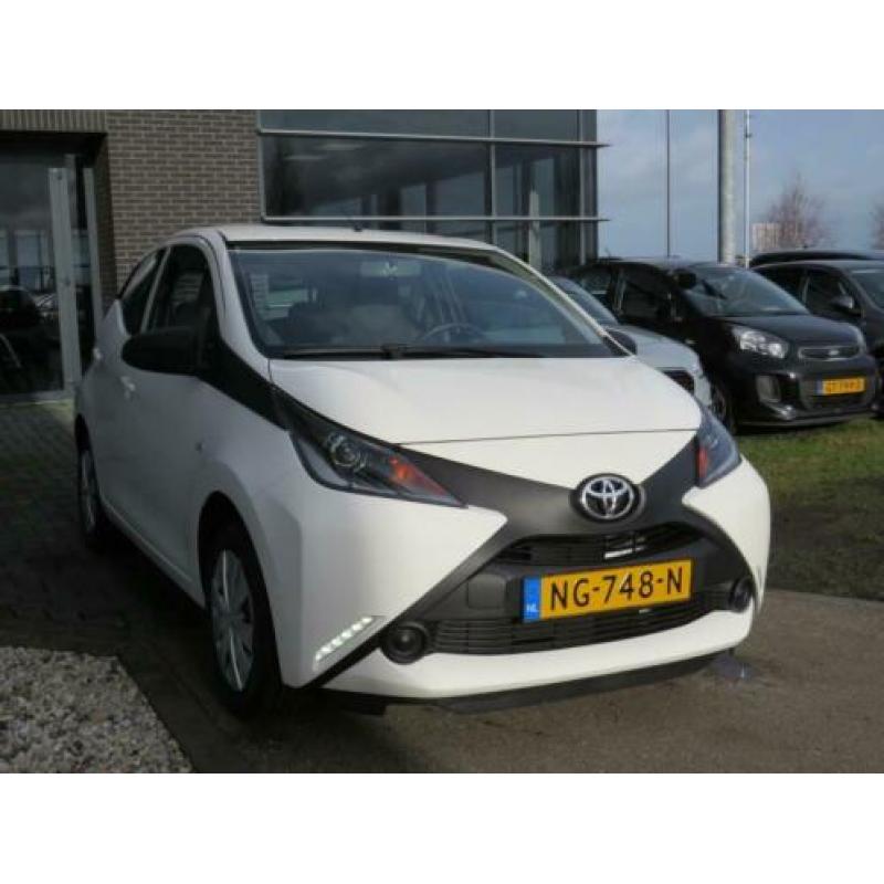 Toyota Aygo 1.0 VVT-i x-now 5drs Airco Elektrische Ramen Spe