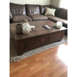 Dressoir met bijpassende tafel