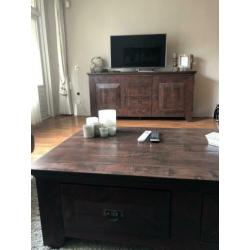 Dressoir met bijpassende tafel