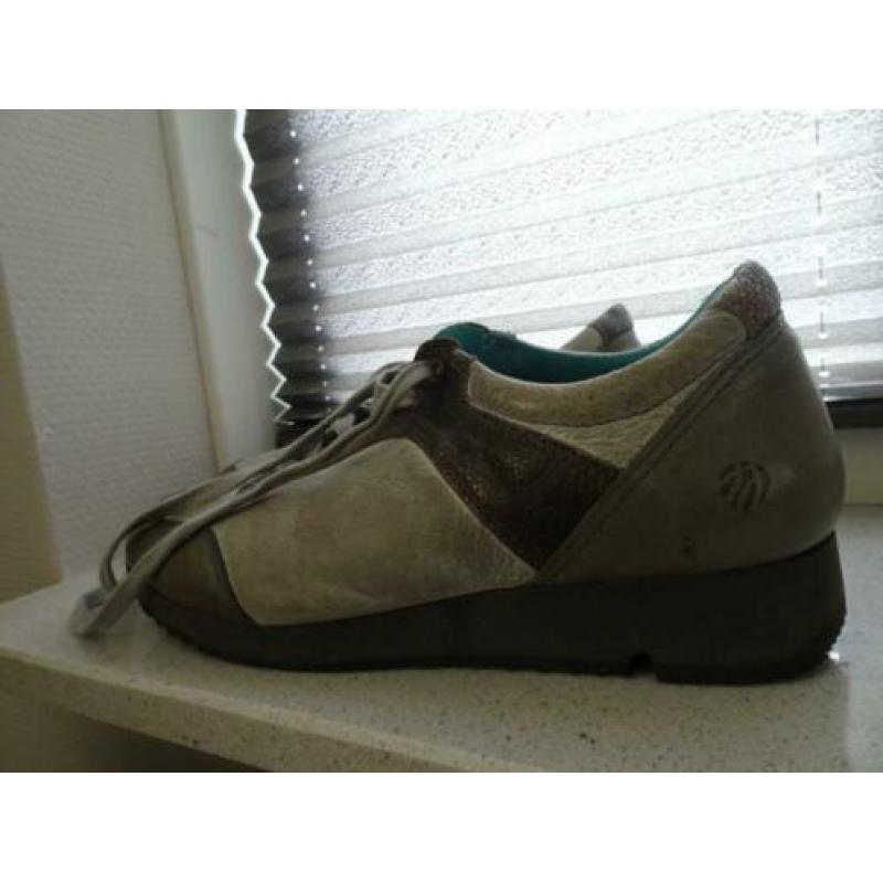 Sneakers maat 39