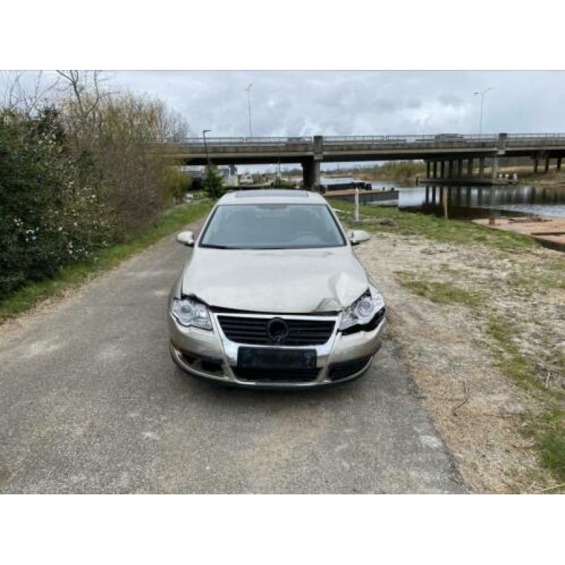 Volkswagen Passat Sedan 1.6 FSI |Open dak|80dkm|