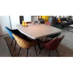 Betonlook tafel ovaal rond rechthoek beton stalen poot