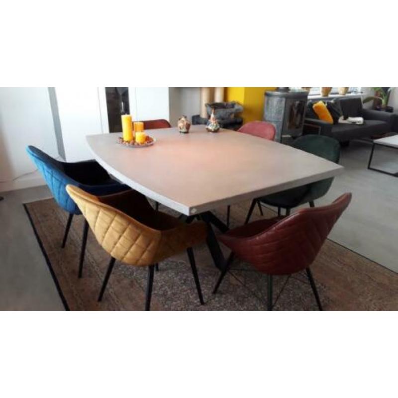 Betonlook tafel ovaal rond rechthoek beton stalen poot