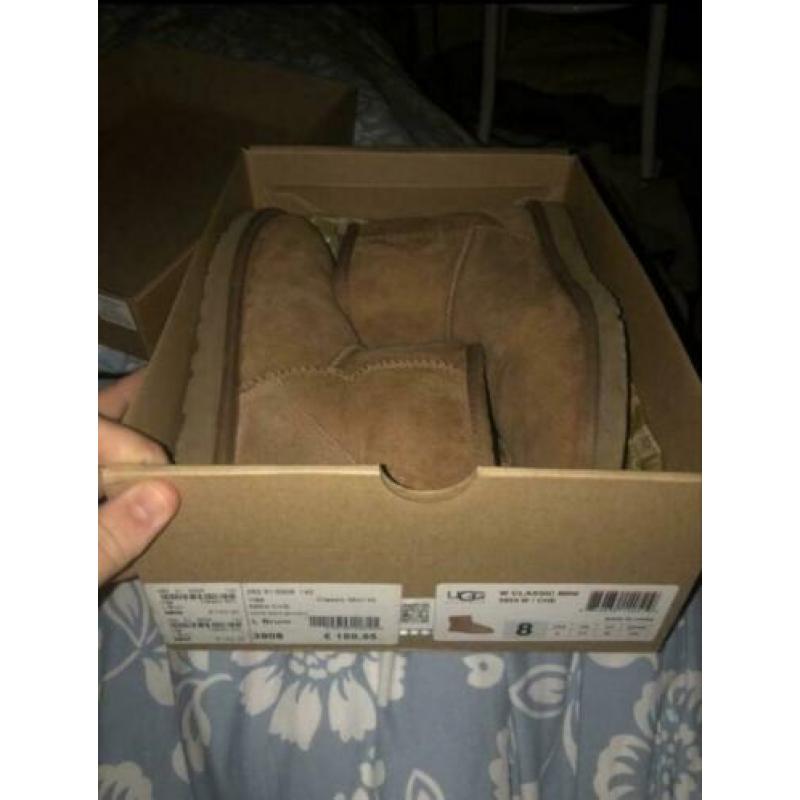 Zgan Uggs maat 39